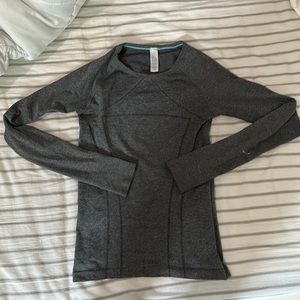 ivivva Heathered Grey long sleeve top